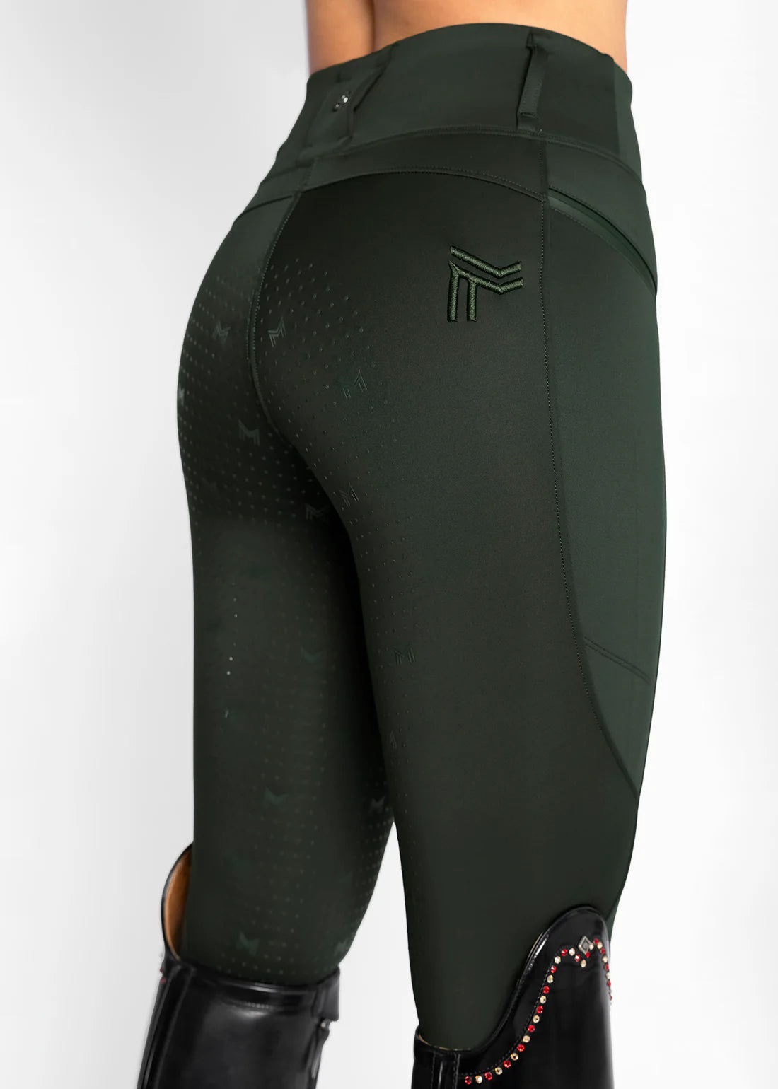 MALLAS STUDIO RIDING